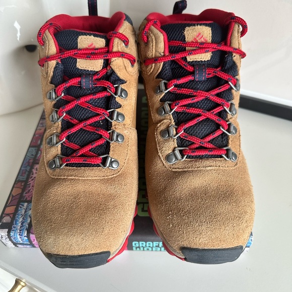 Columbia Junior Newton Ridg Suede Hiking Boot - Big Kid 7 - Picture 5 of 7